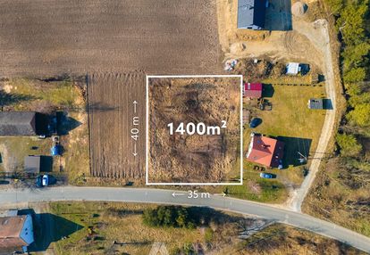 Uzbrojona działka_droga gminna asfaltowa_las