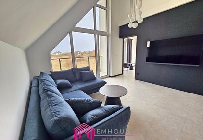 Nowoczesny apartament z antresolą i dużym balkonem