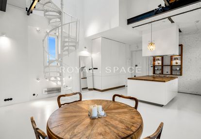 Dwupoziomowy loft w sercu miasta / śródmieście