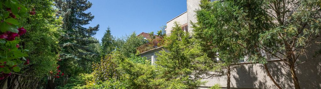 Willa w modernistycznym stylu na zalesiu | zobacz film z tego miejsca