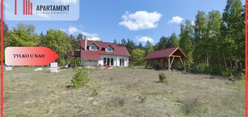 Dom z przepięknym widokiem na polanę w lesie