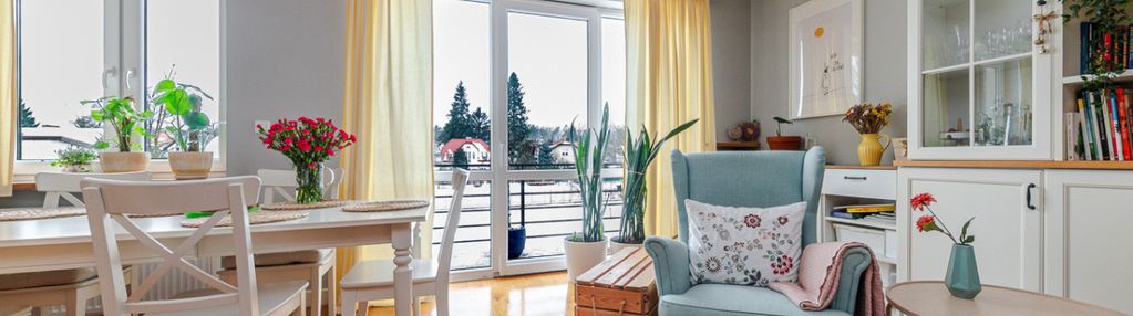 5 pokojowe mieszkanie niedaleko kolejki, ogródek