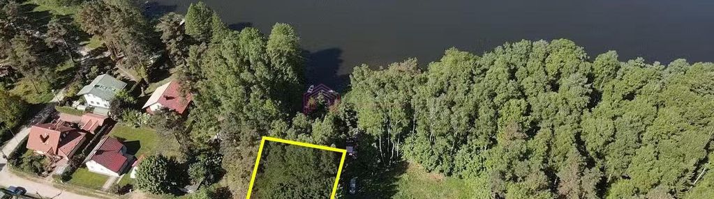 Działka nad jeziorem