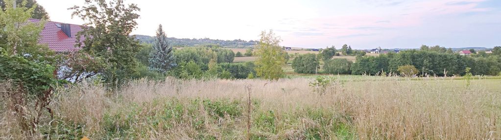Widokowa działka w spokojnej okolicy.