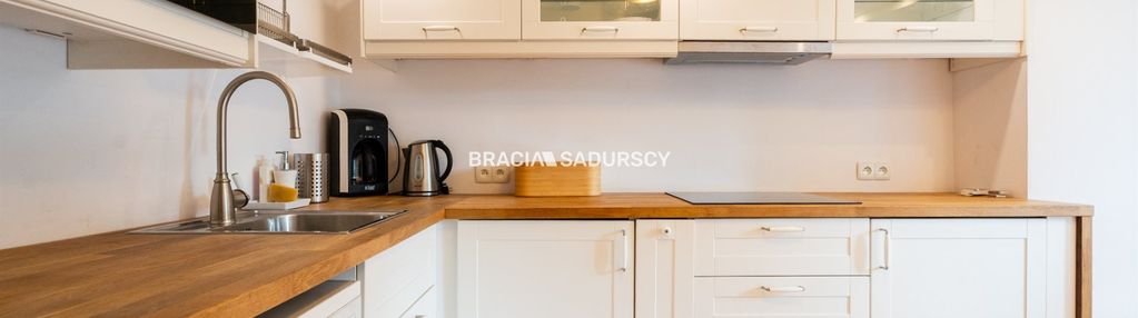 4 pokoje +2 pokoje + garaż