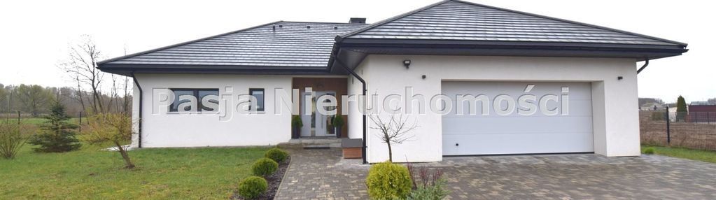 Wygodny dom w brudzeniu dużym