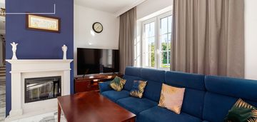 Elegancki dom z ogrodem, garażem i prywatną sauną