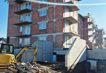 2 pokoje z antresolą(całość 70m2) z garażem