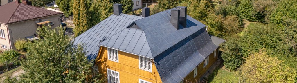 Niezwykły drewniany dom z amfiladą z xx wieku