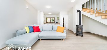 Szeregówka z widokiem na góry