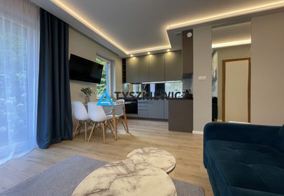 Apartament 2 pok.| ogródek| miejsce postojowe| las