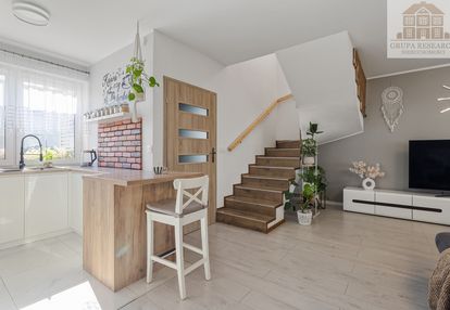 Nowoczesny dom z ogrodem i klimatyzacją