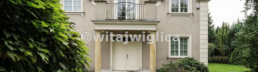 Willa z basenem na jagodnie.