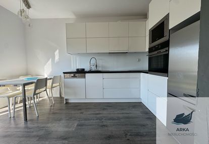 Przestronne mieszkanie w klimatycznej kamienicy!
