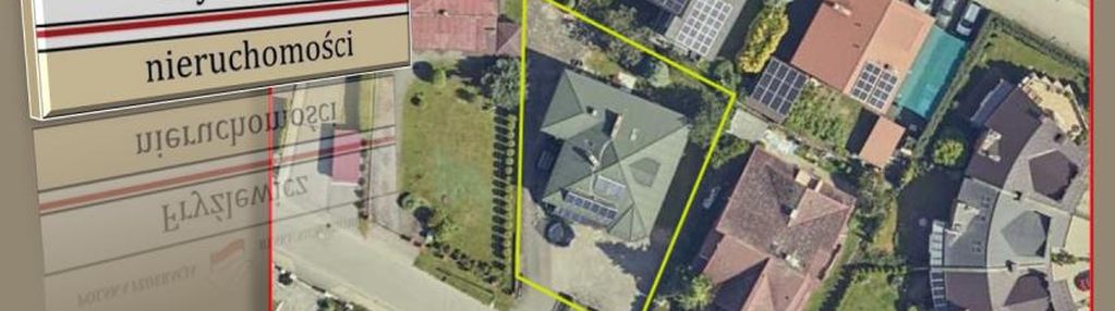 Budynek z dużym parkingiem