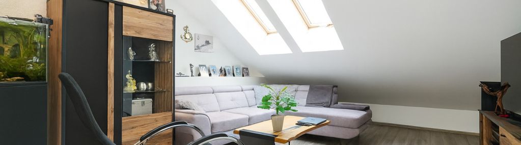 Dwupoziomowe mieszkanie z antresolą i balkonem