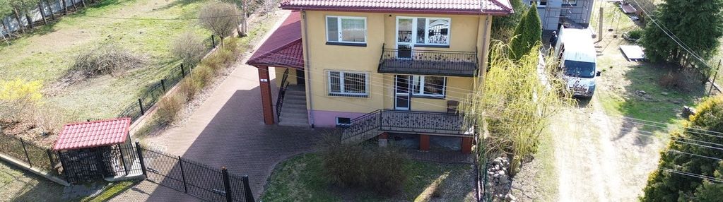 Dom z dwoma niezależnymi lokalami