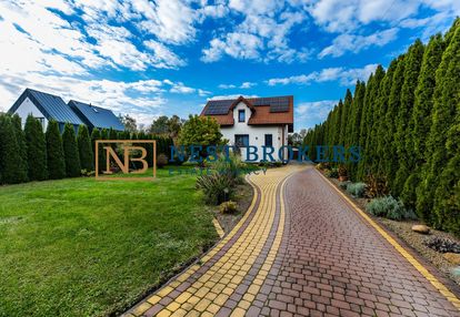 Dom wolnostojący z fotowoltaiką oraz dużym ogrodem