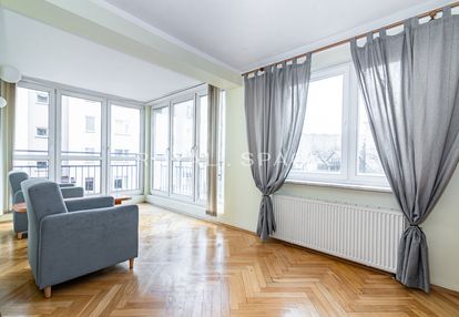 Jasne mieszkanie z balkonem!