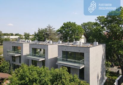 Panoramiczny widok na las wolski- kameralnie-89m²