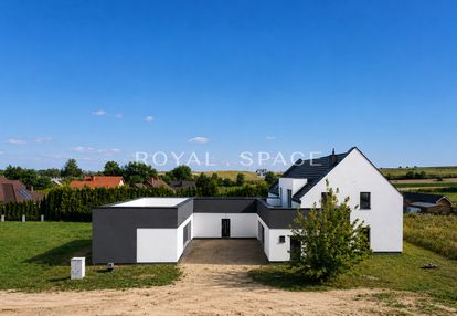 Rezydencja z basenem i 20-arową działką