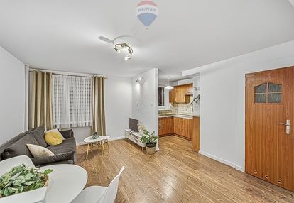 Do wynajęcia mieszkanie naprzeciw uz !