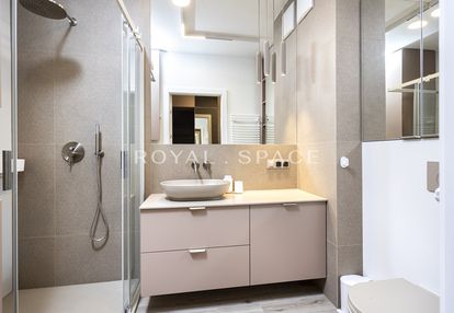 Eleganckie mieszkanie z 2 miejscami parkingowymi