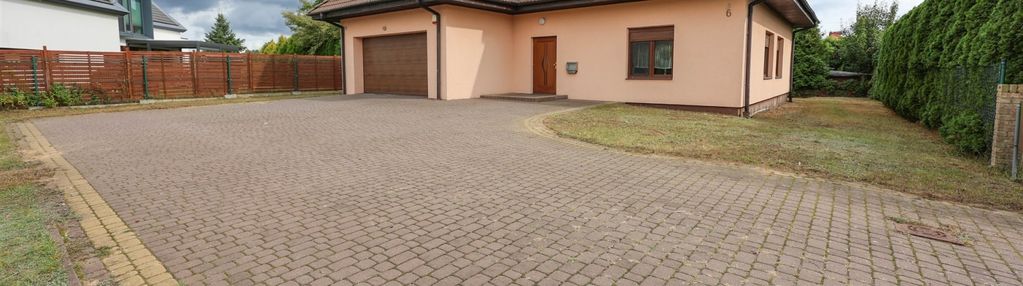 Dom wolnostojący w pile na koszycach