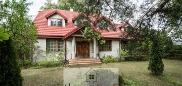 Na sprzedaż urokliwy dom w stylu dworku polskiego