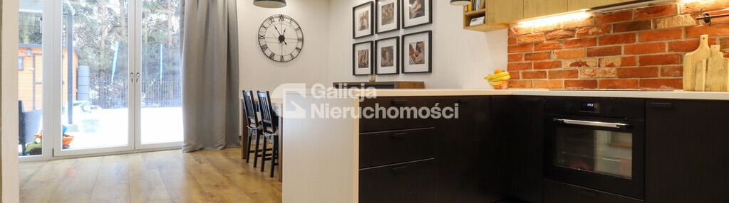 Szeregówka z garażem,4 sypialniami i ogródkiem