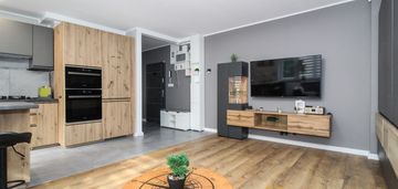 Klimatyczne 2 pokojowe mieszkanie z loggią