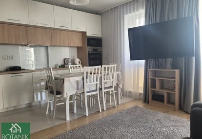 4 -pokojowe na piętrze 1/6 blok  z 2018r.