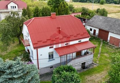Wyremontowany dom na sprzedaż na dużej działce.