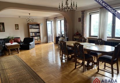 Piękne pół bliźniaka 6 pokoi ogród
