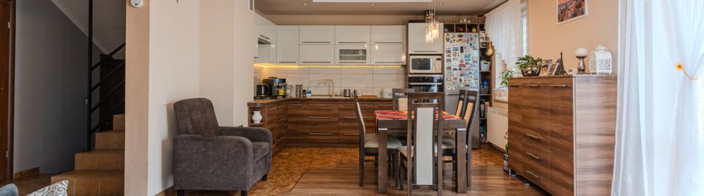 Dom z ogrodem i garażem umeblowany i wyposażony