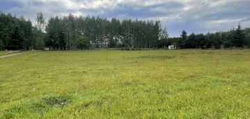 Płaskie, uzbrojone sielsko położone działki !