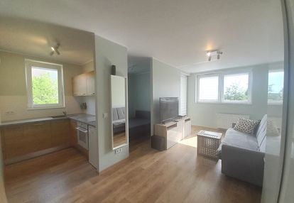 Studio z odzielna  kuchnią sypialnią ogórdkiem