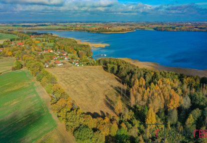 Teren inwestycyjny z linią brzegową jezioro mamry