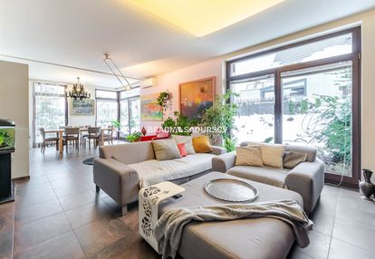 Nowoczesny bliźniak na sprzedaż – parkowe wzgórze