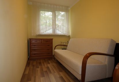 3 pokoje na 1 piętrze w niskim bloku