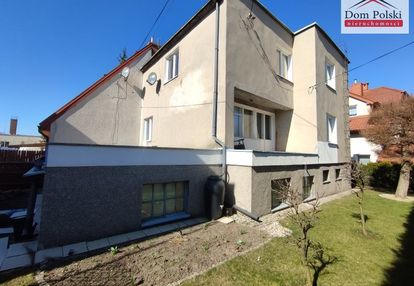 Dom na zielonej górce
