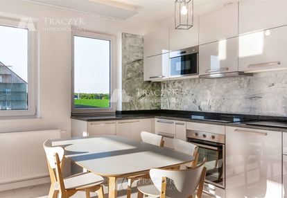 Parking - klimatyzacja - widok na ślężę