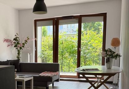 Studio 40m2 z garderobą i prywatnym ogródkiem