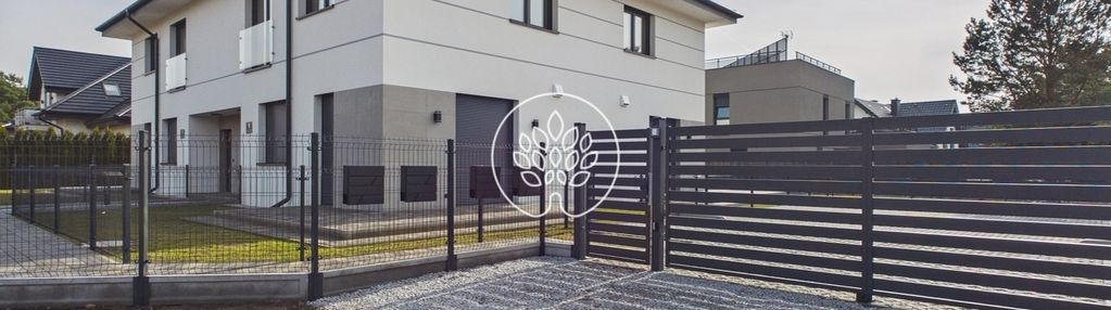 Dwupoziomowy inteligentny apartament z ogródkiem