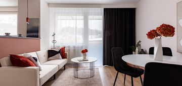 Stylowe mieszkanie  po remoncie z garderobą