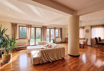 Dobra (gm. stryków) dom 499 m2 na działce 0,47 ha