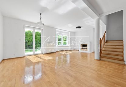 Środkowy segment z ogrodem-zawady