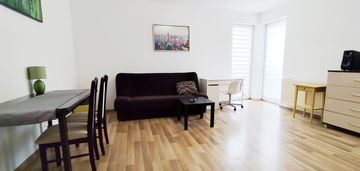 Do wynajmu duża kawalerka z miejscem postojowym
