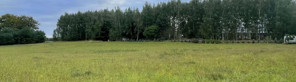 Płaskie, uzbrojone sielsko położone działki !