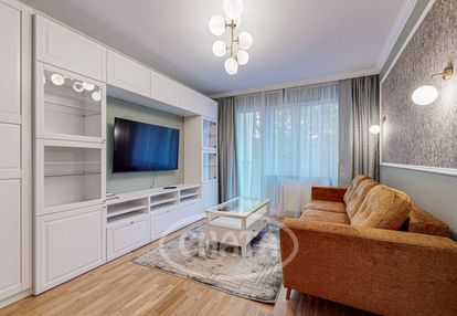 Pobożnego/ 2 - pokojowe/piwnica/winda